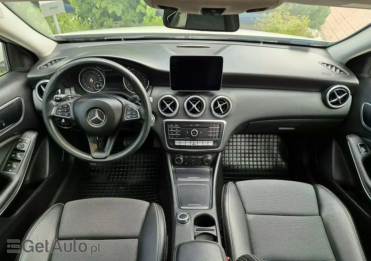 MERCEDES-BENZ Klasa A 180 7G-DCT