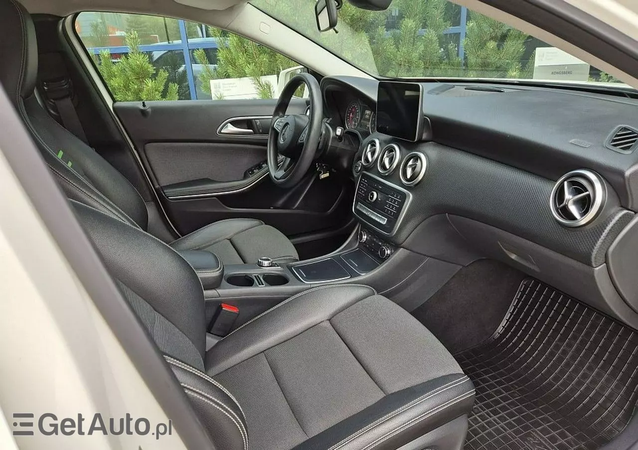 MERCEDES-BENZ Klasa A 180 7G-DCT