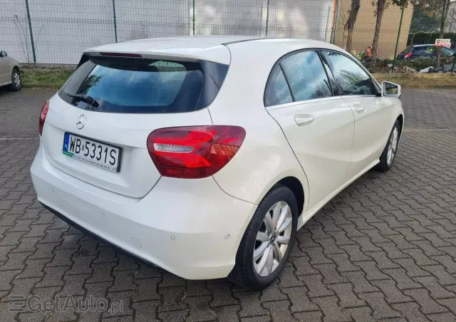 MERCEDES-BENZ Klasa A 180 7G-DCT