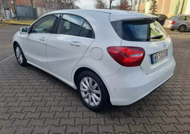 MERCEDES-BENZ Klasa A 180 7G-DCT