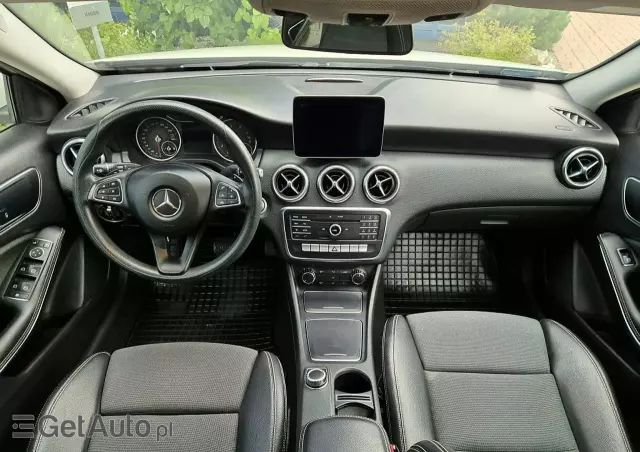 MERCEDES-BENZ Klasa A 180 7G-DCT
