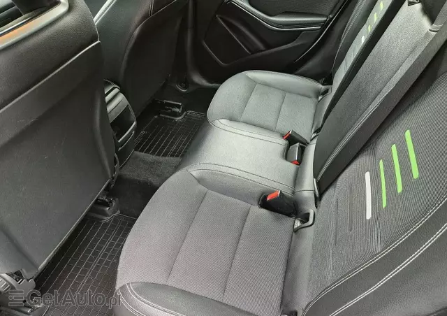 MERCEDES-BENZ Klasa A 180 7G-DCT