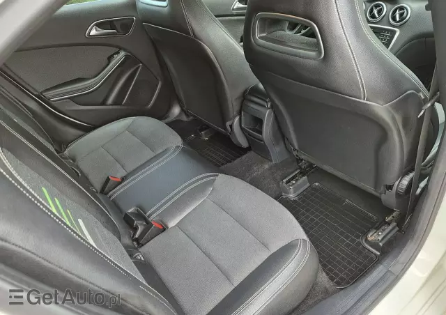 MERCEDES-BENZ Klasa A 180 7G-DCT