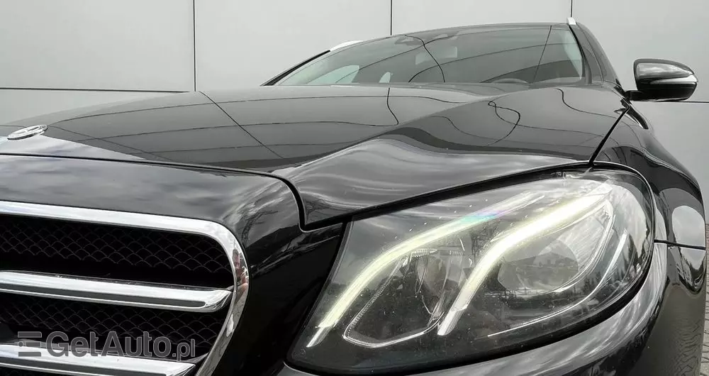 MERCEDES-BENZ Klasa E 220 d 4-Matic 9G-TRONIC