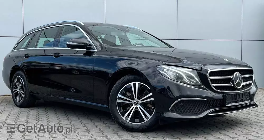 MERCEDES-BENZ Klasa E 220 d 4-Matic 9G-TRONIC