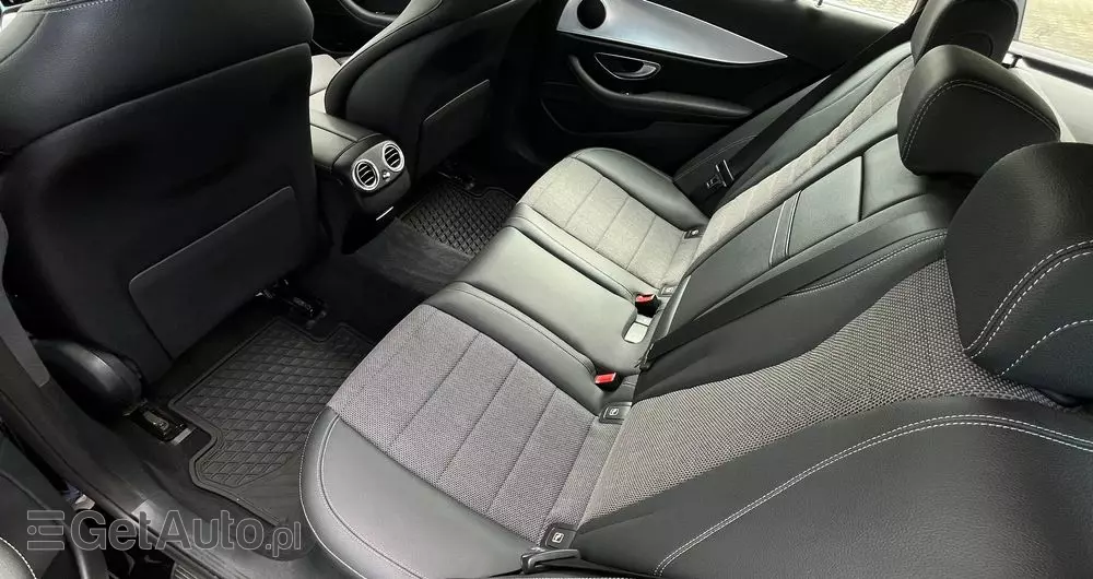 MERCEDES-BENZ Klasa E 220 d 4-Matic 9G-TRONIC