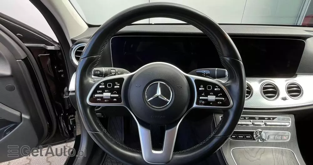 MERCEDES-BENZ Klasa E 220 d 4-Matic 9G-TRONIC