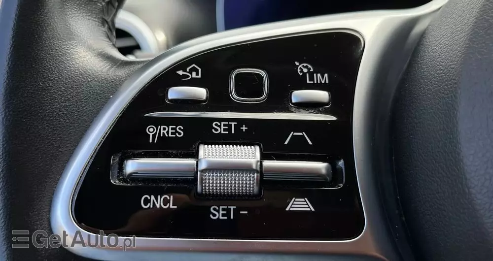 MERCEDES-BENZ Klasa E 220 d 4-Matic 9G-TRONIC