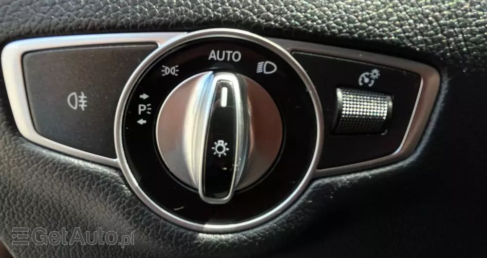 MERCEDES-BENZ Klasa E 220 d 4-Matic 9G-TRONIC