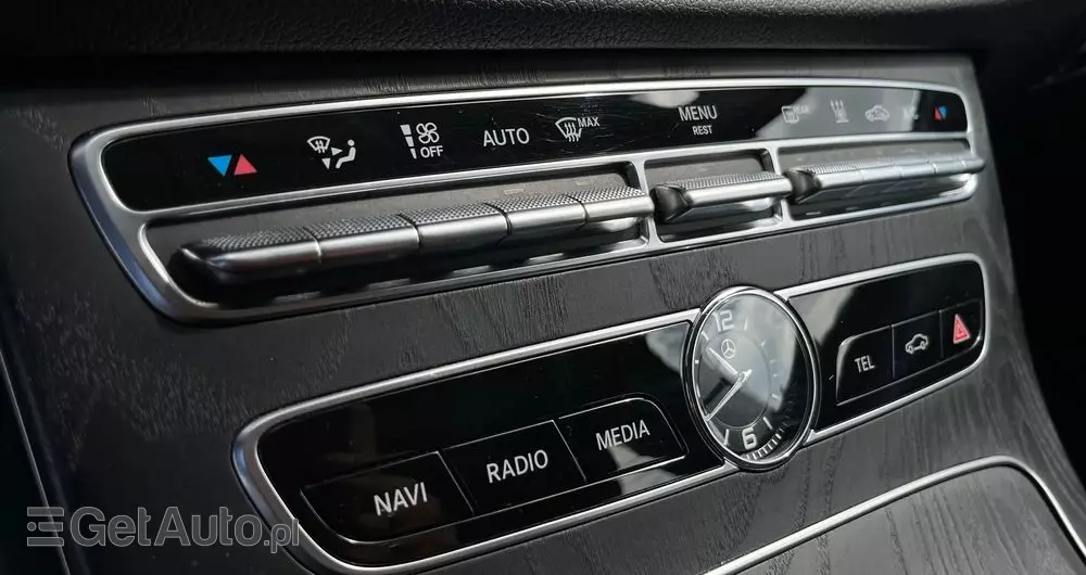 MERCEDES-BENZ Klasa E 220 d 4-Matic 9G-TRONIC