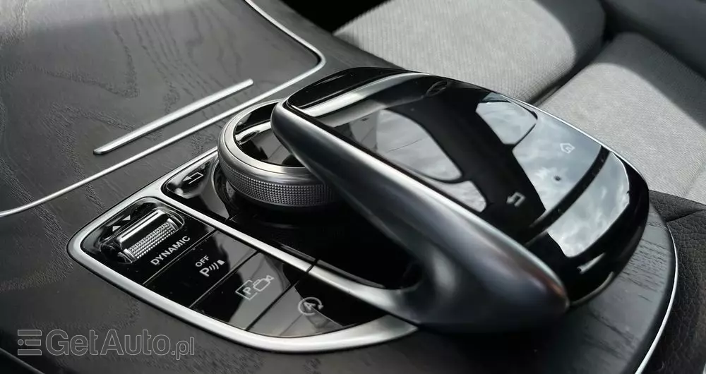 MERCEDES-BENZ Klasa E 220 d 4-Matic 9G-TRONIC