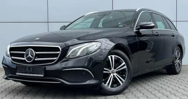 MERCEDES-BENZ Klasa E 220 d 4-Matic 9G-TRONIC