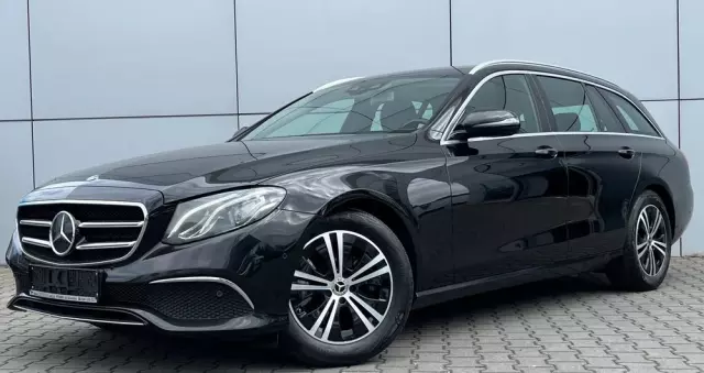 MERCEDES-BENZ Klasa E 220 d 4-Matic 9G-TRONIC