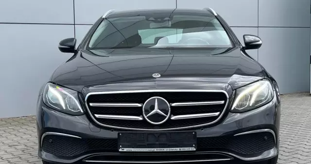 MERCEDES-BENZ Klasa E 220 d 4-Matic 9G-TRONIC