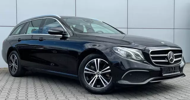 MERCEDES-BENZ Klasa E 220 d 4-Matic 9G-TRONIC