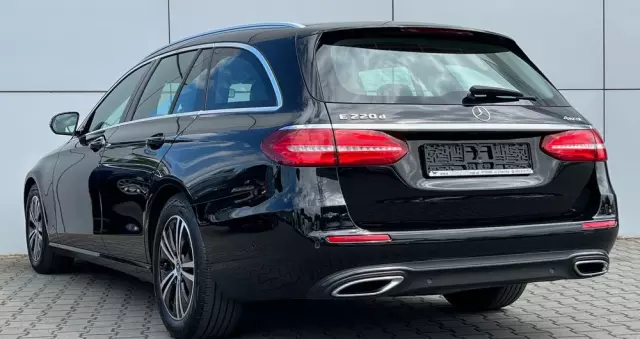 MERCEDES-BENZ Klasa E 220 d 4-Matic 9G-TRONIC