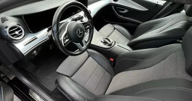 MERCEDES-BENZ Klasa E 220 d 4-Matic 9G-TRONIC