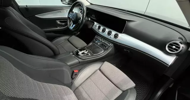 MERCEDES-BENZ Klasa E 220 d 4-Matic 9G-TRONIC