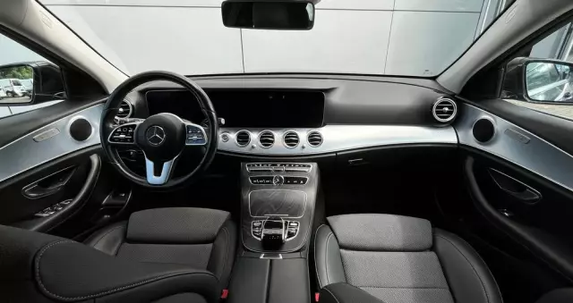 MERCEDES-BENZ Klasa E 220 d 4-Matic 9G-TRONIC