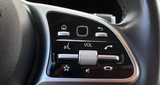 MERCEDES-BENZ Klasa E 220 d 4-Matic 9G-TRONIC