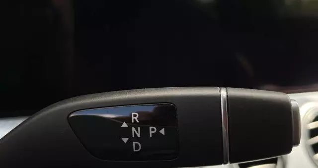 MERCEDES-BENZ Klasa E 220 d 4-Matic 9G-TRONIC