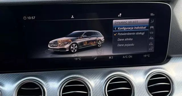 MERCEDES-BENZ Klasa E 220 d 4-Matic 9G-TRONIC