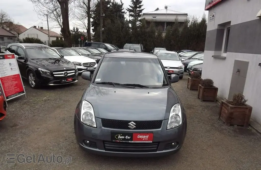 SUZUKI Swift 