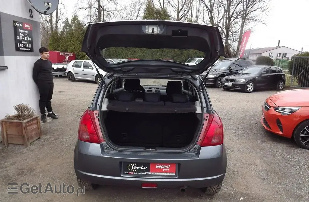 SUZUKI Swift 