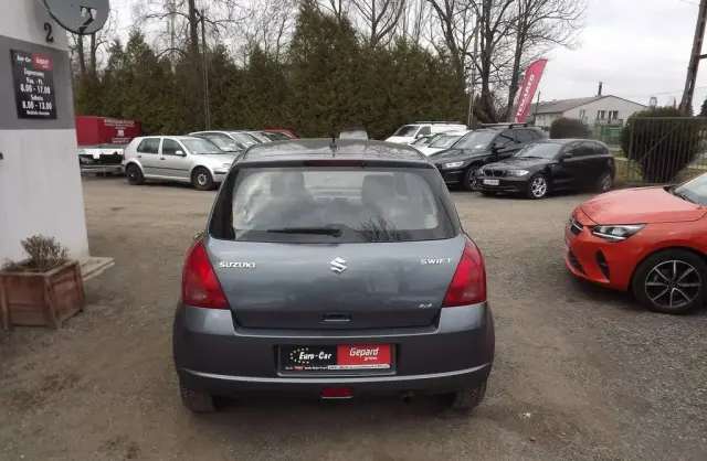 SUZUKI Swift 