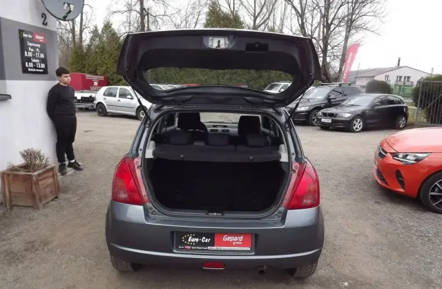 SUZUKI Swift 