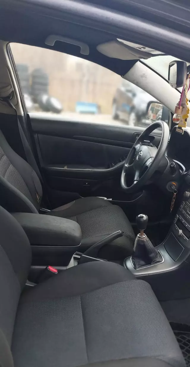 TOYOTA Avensis 2.0 D-4D (116 KM)