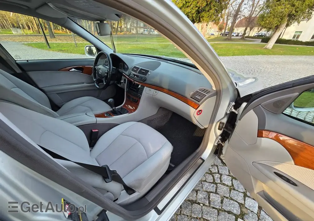 MERCEDES-BENZ Klasa E 220 T CDI Classic