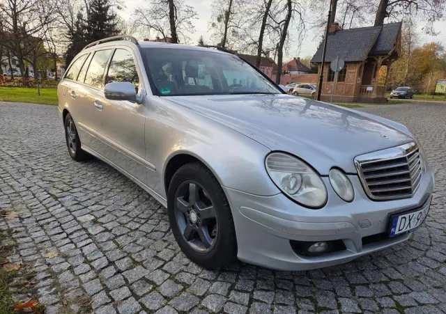MERCEDES-BENZ Klasa E 220 T CDI Classic