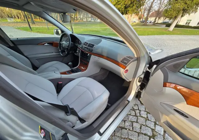 MERCEDES-BENZ Klasa E 220 T CDI Classic