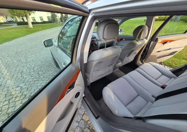 MERCEDES-BENZ Klasa E 220 T CDI Classic