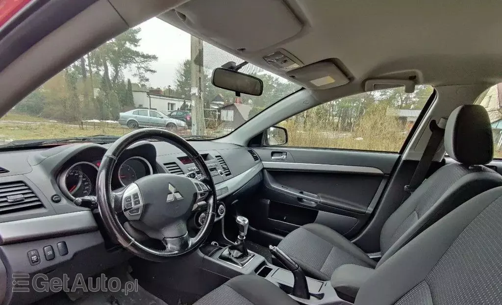 MITSUBISHI Lancer 
