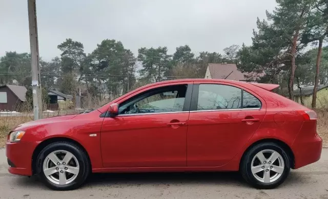 MITSUBISHI Lancer 