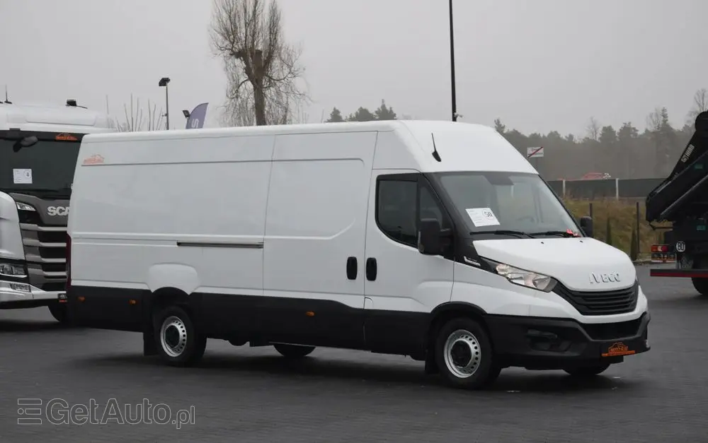 IVECO DAILY MAXI 35S16 / 2.3 - 160 KM / AUTOMAT HI-MATIC / NOWY MODEL / 3 OSOBY / DOSTAWCZE / BLASZAK / KLIMA / 2023 / SERWISOWANY / SPROWADZONY Z NIEMIEC 