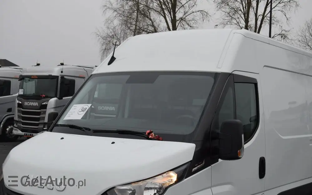 IVECO DAILY MAXI 35S16 / 2.3 - 160 KM / AUTOMAT HI-MATIC / NOWY MODEL / 3 OSOBY / DOSTAWCZE / BLASZAK / KLIMA / 2023 / SERWISOWANY / SPROWADZONY Z NIEMIEC 
