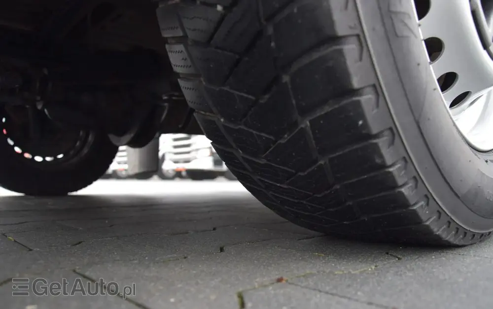 IVECO DAILY MAXI 35S16 / 2.3 - 160 KM / AUTOMAT HI-MATIC / NOWY MODEL / 3 OSOBY / DOSTAWCZE / BLASZAK / KLIMA / 2023 / SERWISOWANY / SPROWADZONY Z NIEMIEC 