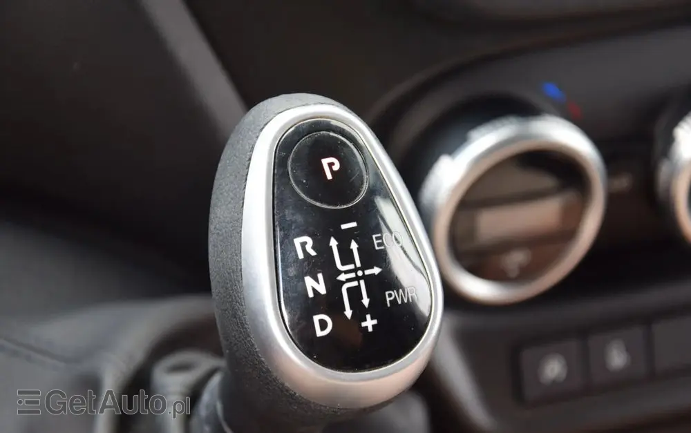 IVECO DAILY MAXI 35S16 / 2.3 - 160 KM / AUTOMAT HI-MATIC / NOWY MODEL / 3 OSOBY / DOSTAWCZE / BLASZAK / KLIMA / 2023 / SERWISOWANY / SPROWADZONY Z NIEMIEC 