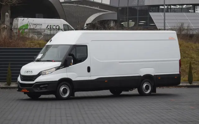 IVECO DAILY MAXI 35S16 / 2.3 - 160 KM / AUTOMAT HI-MATIC / NOWY MODEL / 3 OSOBY / DOSTAWCZE / BLASZAK / KLIMA / 2023 / SERWISOWANY / SPROWADZONY Z NIEMIEC 