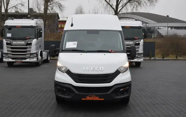 IVECO DAILY MAXI 35S16 / 2.3 - 160 KM / AUTOMAT HI-MATIC / NOWY MODEL / 3 OSOBY / DOSTAWCZE / BLASZAK / KLIMA / 2023 / SERWISOWANY / SPROWADZONY Z NIEMIEC 