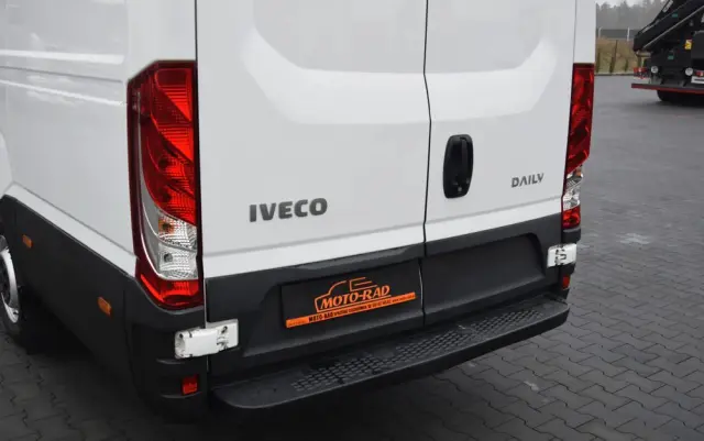 IVECO DAILY MAXI 35S16 / 2.3 - 160 KM / AUTOMAT HI-MATIC / NOWY MODEL / 3 OSOBY / DOSTAWCZE / BLASZAK / KLIMA / 2023 / SERWISOWANY / SPROWADZONY Z NIEMIEC 