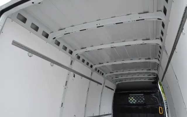 IVECO DAILY MAXI 35S16 / 2.3 - 160 KM / AUTOMAT HI-MATIC / NOWY MODEL / 3 OSOBY / DOSTAWCZE / BLASZAK / KLIMA / 2023 / SERWISOWANY / SPROWADZONY Z NIEMIEC 