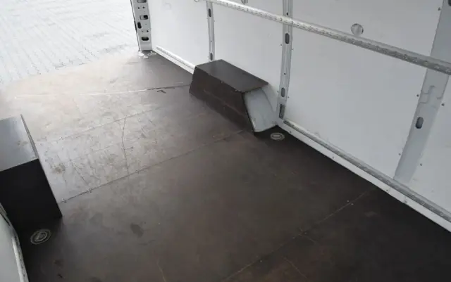 IVECO DAILY MAXI 35S16 / 2.3 - 160 KM / AUTOMAT HI-MATIC / NOWY MODEL / 3 OSOBY / DOSTAWCZE / BLASZAK / KLIMA / 2023 / SERWISOWANY / SPROWADZONY Z NIEMIEC 