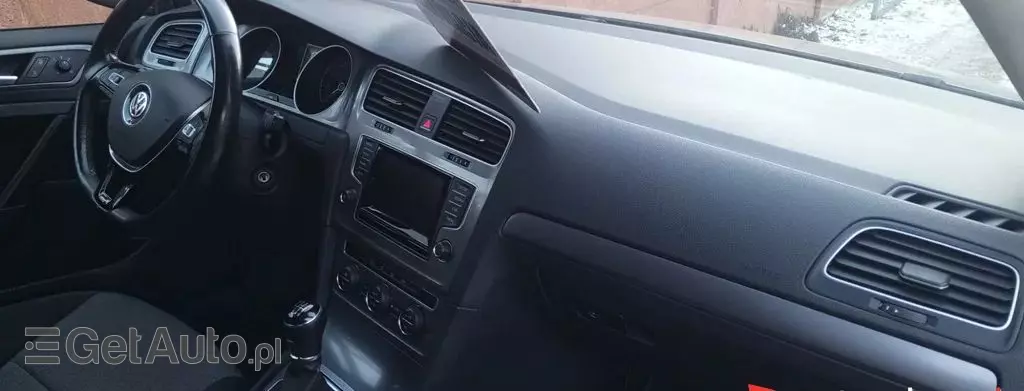 VOLKSWAGEN Golf 1.2 TSI (105 KM)