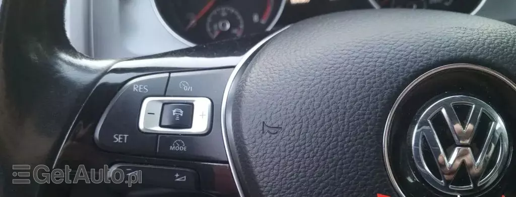 VOLKSWAGEN Golf 1.2 TSI (105 KM)
