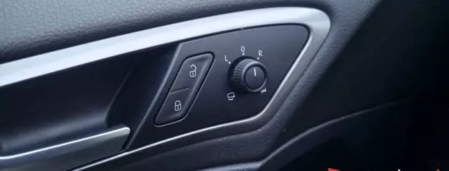 VOLKSWAGEN Golf 1.2 TSI (105 KM)