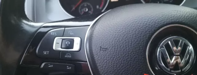 VOLKSWAGEN Golf 1.2 TSI (105 KM)